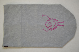 Světle šedá čepice