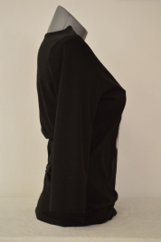 Černé tričko, romantické zátiší