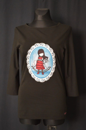 Černé tričko, romantické zátiší