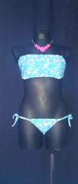 Blaue Bikyny