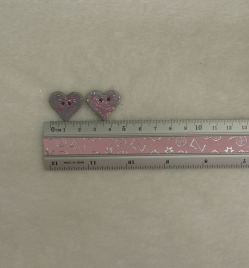 Šedé srdce s růžovými třpytky